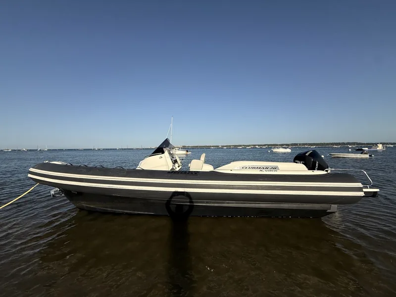 Un Clubman 28 au mouillage